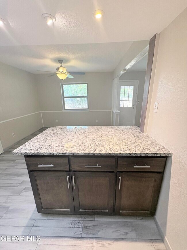 Building Photo - 3444 Tascosa St