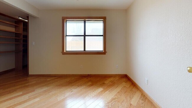 Building Photo - Northeast El Paso 5bed Refrig A/C house in...