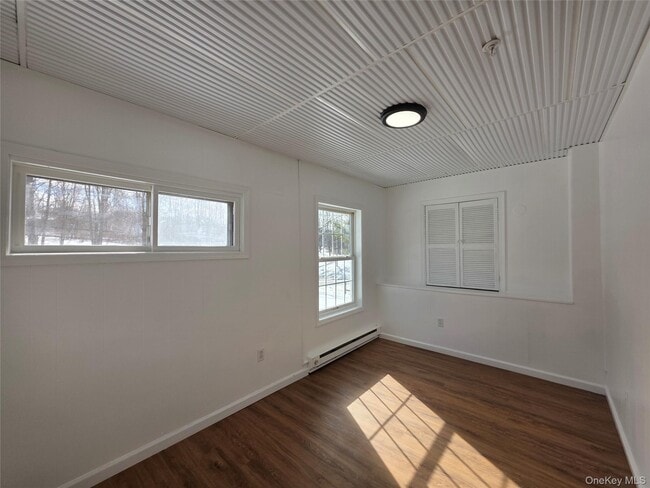 Building Photo - 1265 US-6