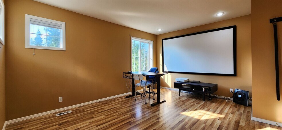 Building Photo - 22943 SE 27th Ct