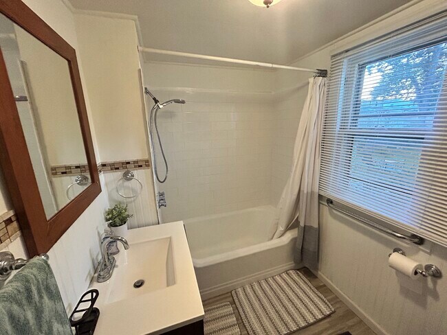 Building Photo - 249 Brayton Rd