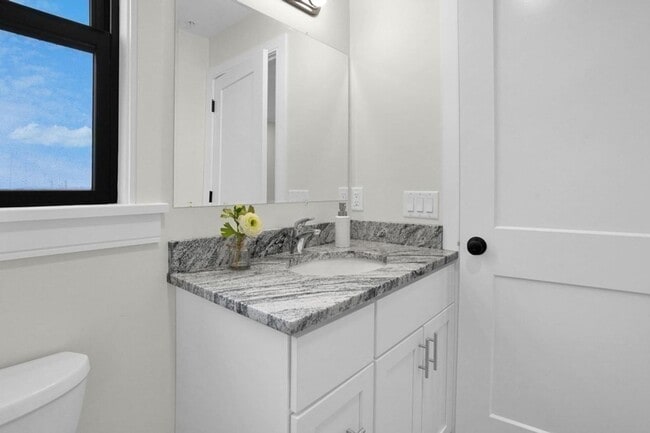 Building Photo - NEW CONSTRUCTION PLYMOUTH TOWNHOMES!
