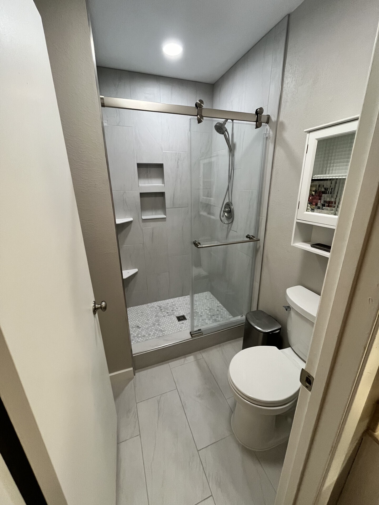 Primary bathroom shower - 6824 Hyde Park Dr