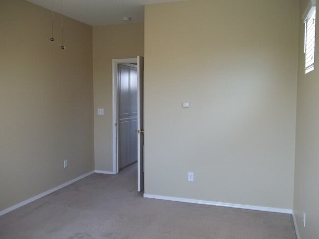 Building Photo - 2-Story home located in the gated communit...