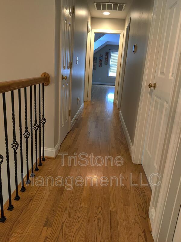 Building Photo - 14512 Harvington Dr