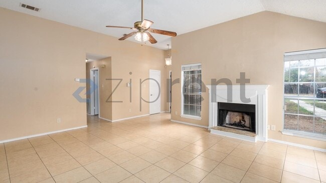 Building Photo - 4315 Lakebend W Dr