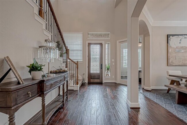 Building Photo - 619 Cypress Creek Ln