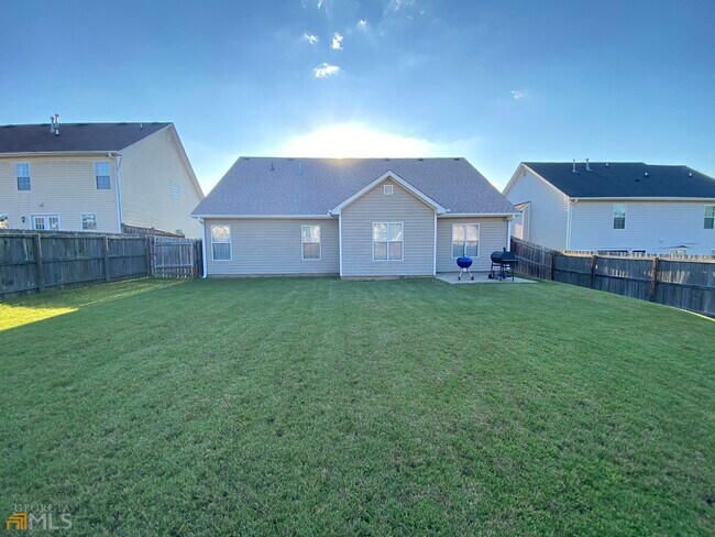 Building Photo - 5751 Colonnade Dr