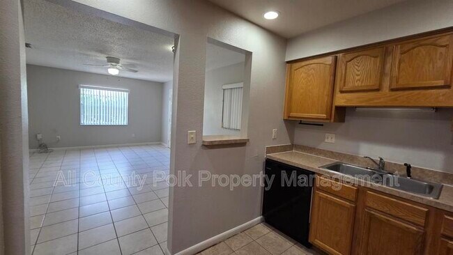Building Photo - 519 Duchess Ct