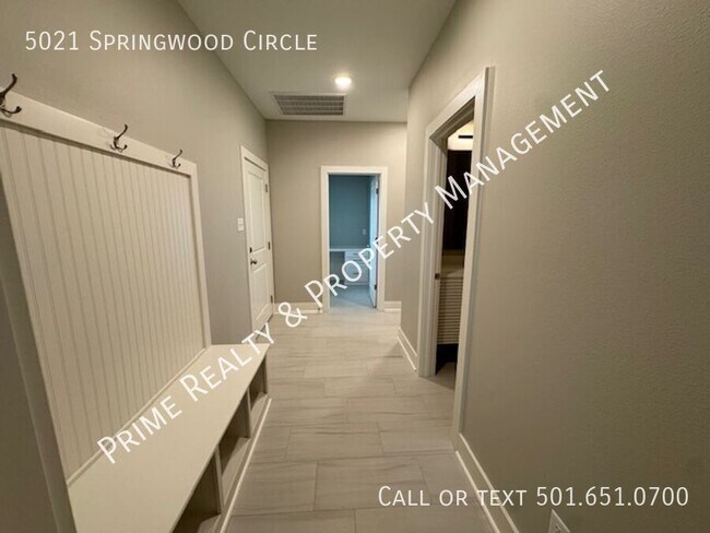 Building Photo - 5021 Springwood Cir