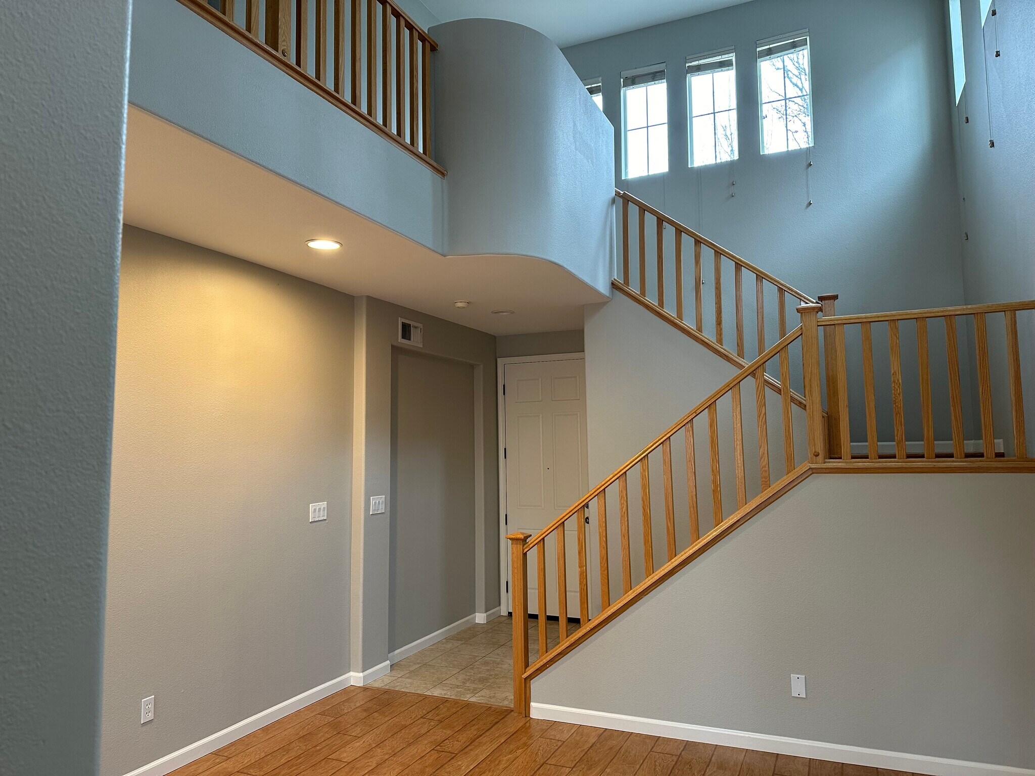 Building Photo - 2449 Milford Dr