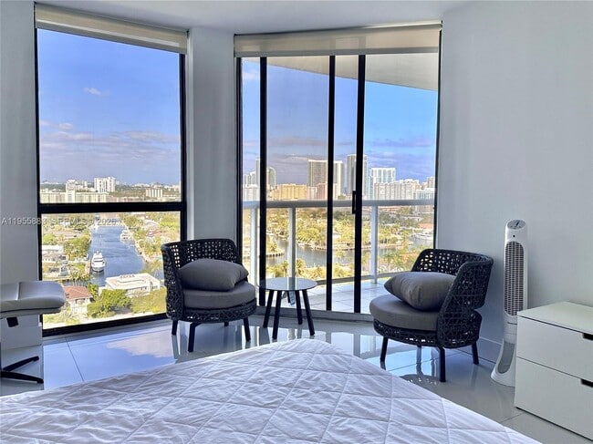 Building Photo - 3640 Yacht Club Dr