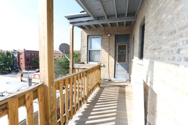 Building Photo - 4337 N Wolcott Ave