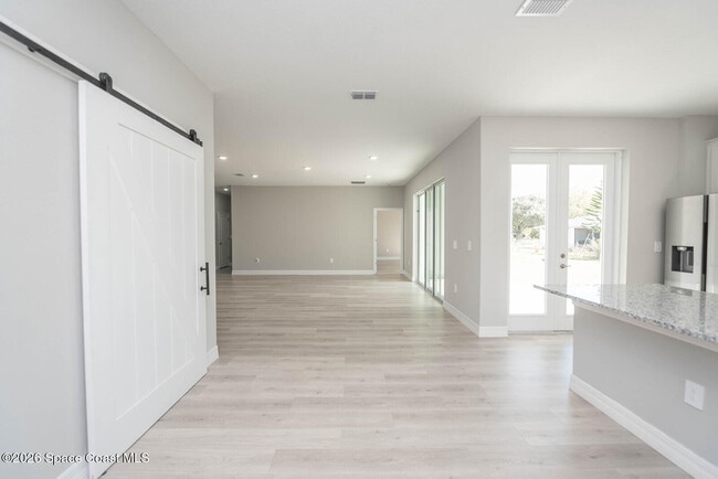 Building Photo - 1106 Homer St NW