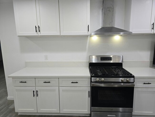 Building Photo - 463 U St