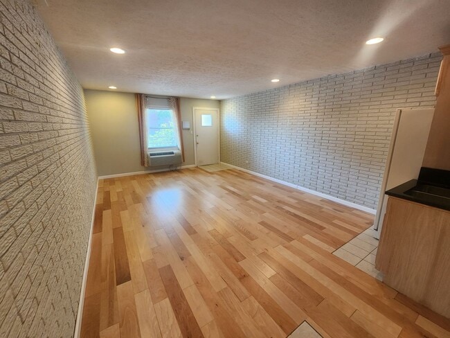 Building Photo - Charming 1 bedroom 1 bath condo in St. Matthews!!