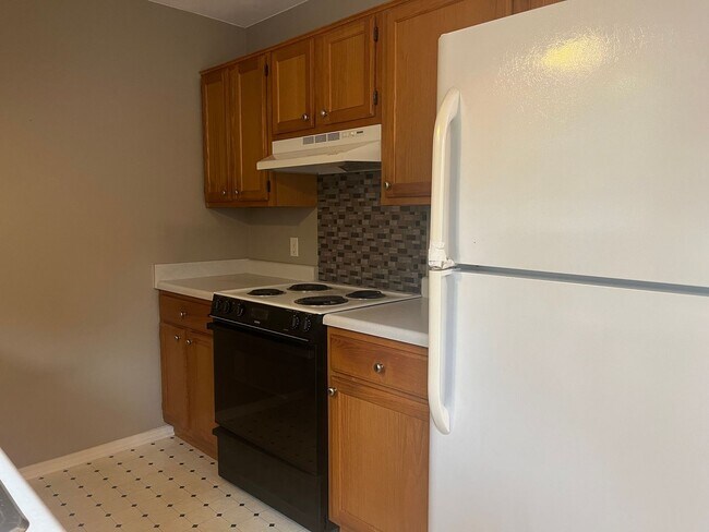 Building Photo - 13900 Ridgecrest Dr