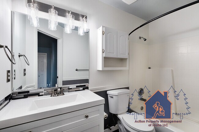 Building Photo - 1393 Caterpillar Ave N