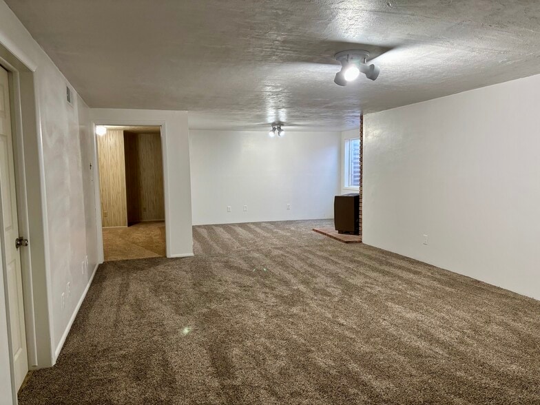 Building Photo - 763 S Sunset Dr