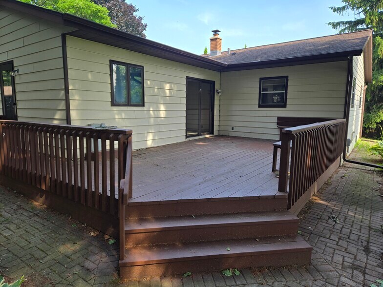 Building Photo - 753 Karasan Ct