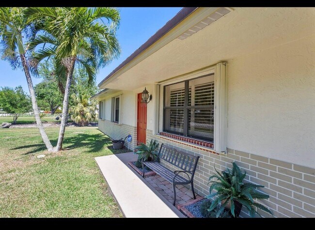 Building Photo - 6160 SW 188th Ave