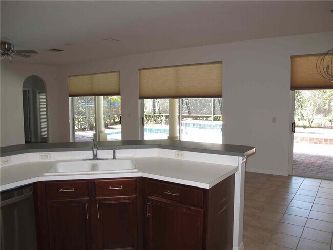 Building Photo - 10044 Canopy Tree Ct