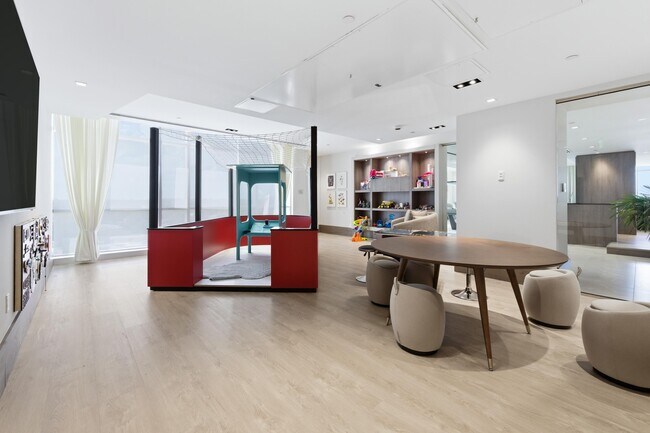 Building Photo - 220 Lake Shore Dr