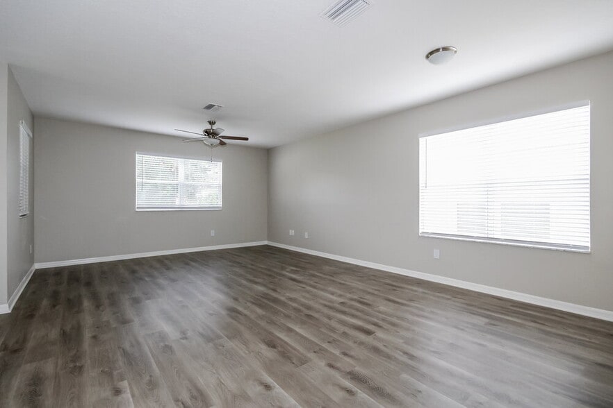 Building Photo - 1425 Delano Trent St