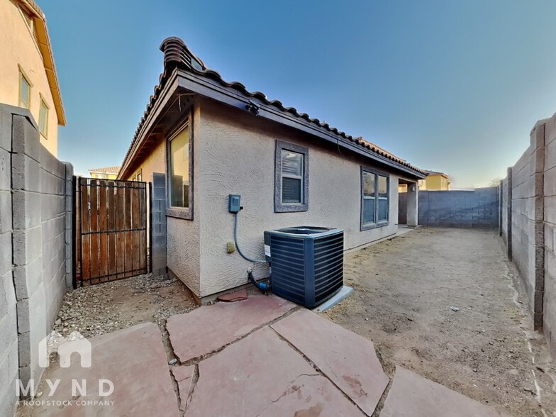 Building Photo - 6327 W Branham Ln