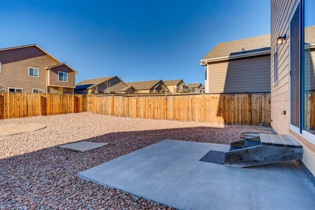 Building Photo - Evolve Real Estate: Available November 1 U...