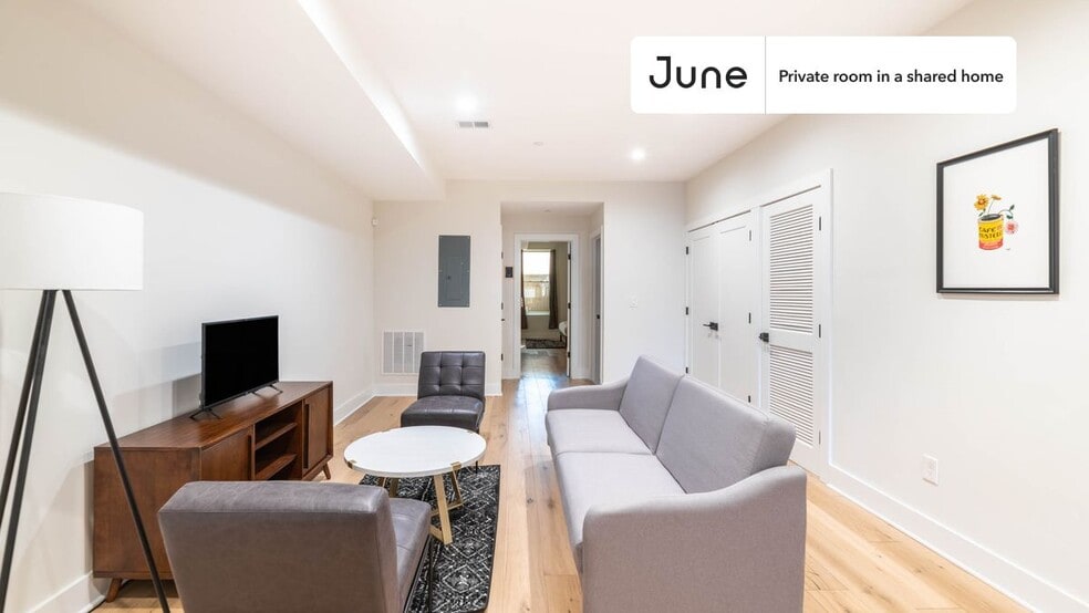 Building Photo - Room in Shared 3 bed/2.5 bath home in Columbia Heights