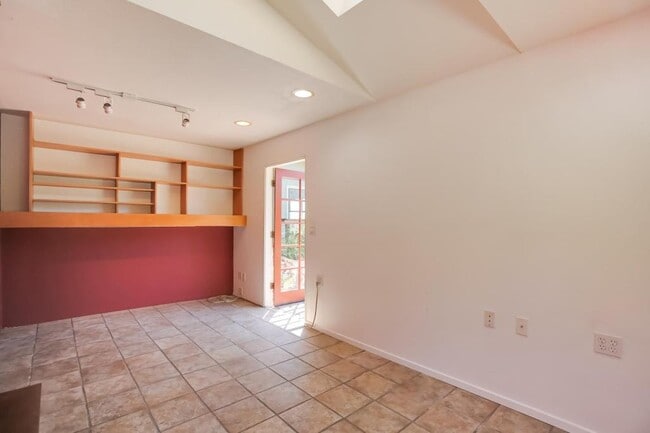 Building Photo - 112 Crestview Ln