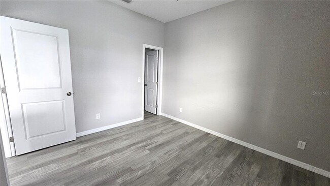 Building Photo - 10446 Kidron Ave