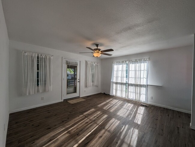 Building Photo - 3 Bedroom/2 Bathroom House in Batesville
