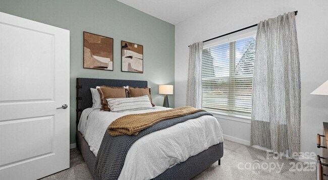 Building Photo - 5120-5177 77 Center Dr