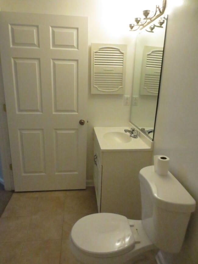 Building Photo - 2 BR, 1 BA Condo Military HWY & Indian Riv...