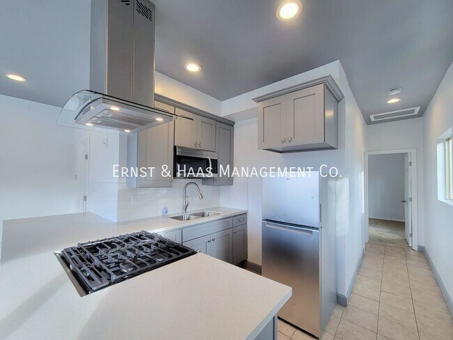 Building Photo - 934 E. Broadway-