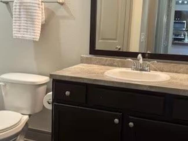 Building Photo - 300 Venue Wy