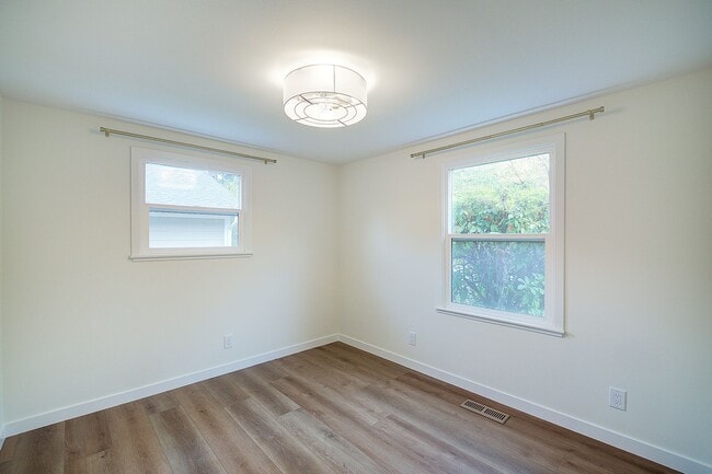 Building Photo - 3bd/1.5ba Seattle House
