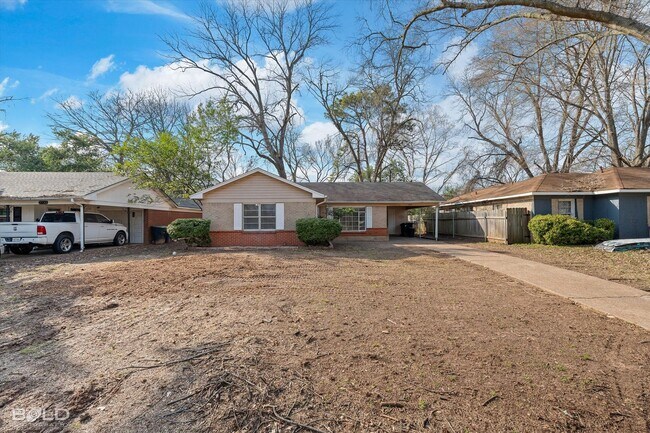 Building Photo - 2726 W Cavett Dr