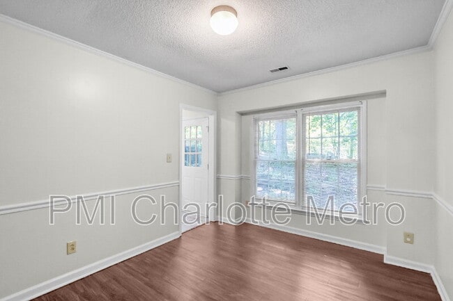 Building Photo - 10800 Whittersham Dr