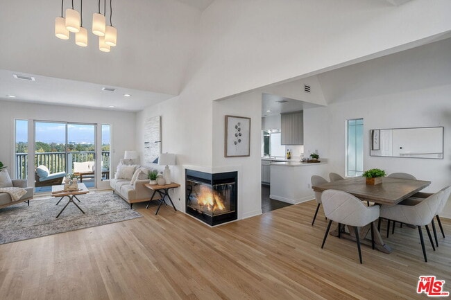 Building Photo - 11543 Sunshine Terrace