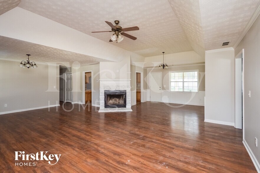 Building Photo - 145 Vinny's Way