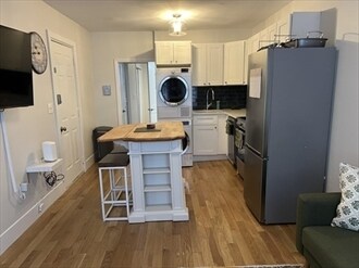 Building Photo - 40 Grove St