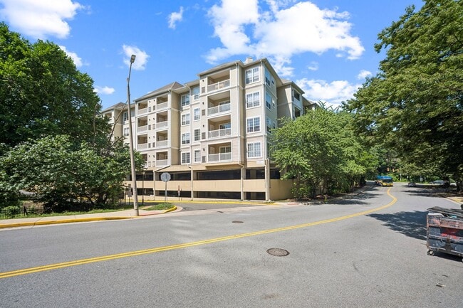 Building Photo - 4551 Strutfield Ln