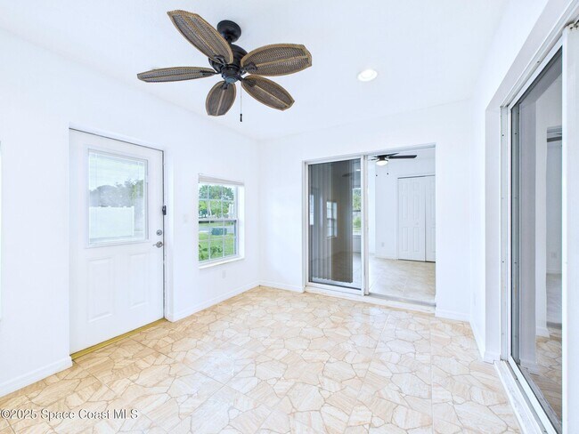 Building Photo - 207 Alcantarra St NW