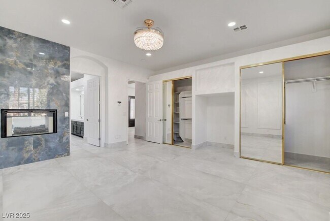 Building Photo - 2132 Lookout Point Cir