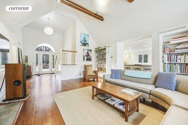 Building Photo - 12 Northview Dr