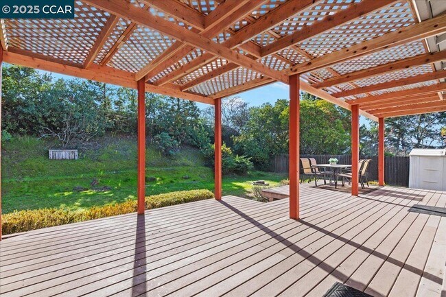 Building Photo - 207 Midway Dr