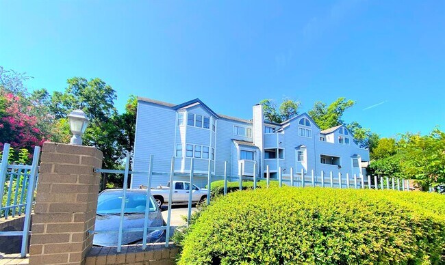 Building Photo - 1808 Rio Grande St